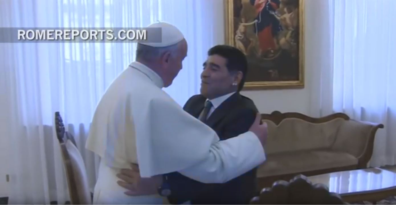 Maradona se reúne con el papa Francisco y anuncia Partido por la Paz