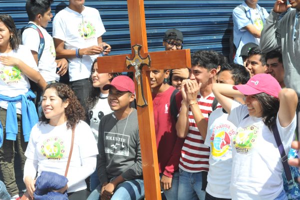 Llega a León “Cruz de la Paz” bendecida por Benedicto XVI